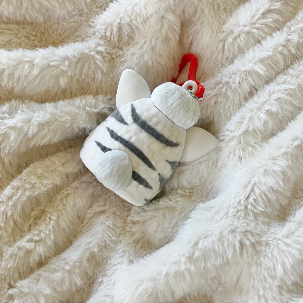 Hasbro White and Gray Furby Clip-On Plush Keychain - Picture 2 of 3